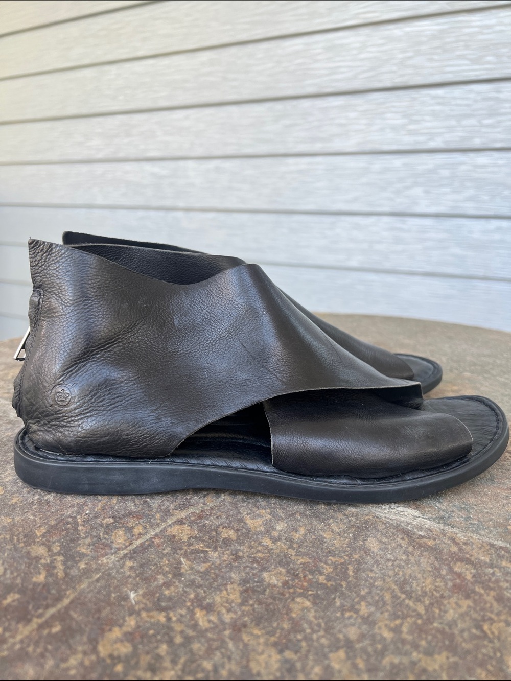 Born Iwa black leather wrap/gladiator style sandals, women women’s size 8